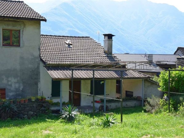 casa indipendente in vendita a Premosello-Chiovenda