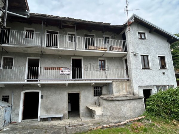 pentavano in vendita a Premosello-Chiovenda in zona Colloro