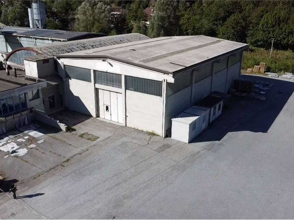 locale commerciale in vendita a Premosello-Chiovenda