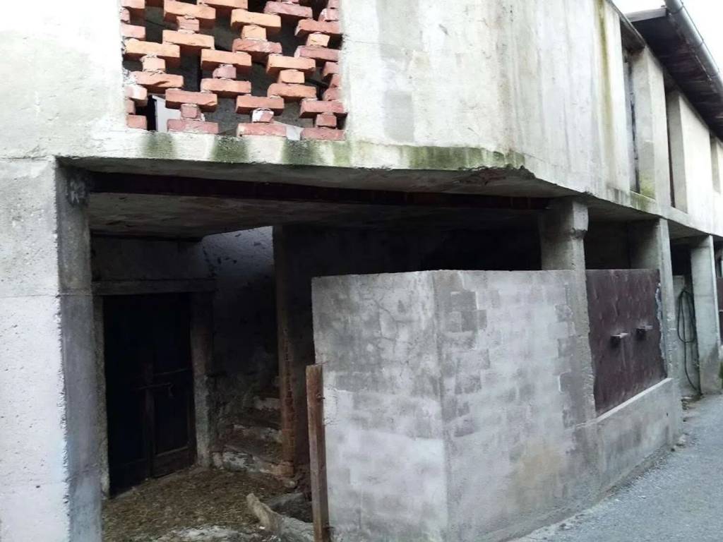 casa indipendente in vendita a Premosello-Chiovenda