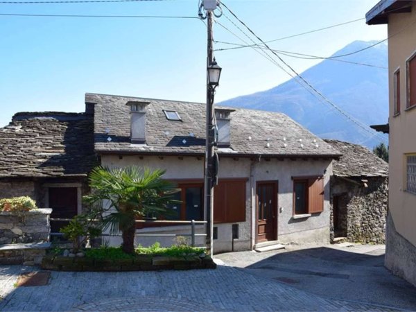 casa indipendente in vendita a Premosello-Chiovenda in zona Cuzzago