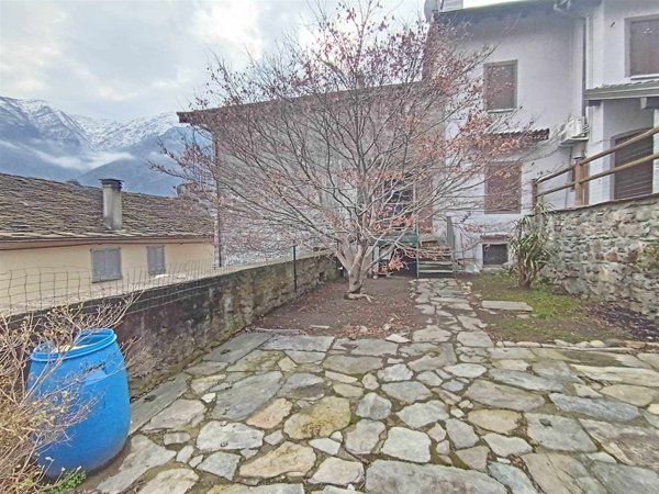 casa indipendente in vendita a Premosello-Chiovenda in zona Cuzzago