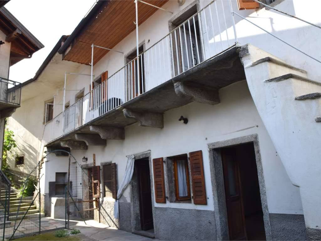 casa indipendente in vendita a Premosello-Chiovenda in zona Cuzzago