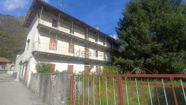 casa indipendente in vendita a Premosello-Chiovenda in zona Cuzzago