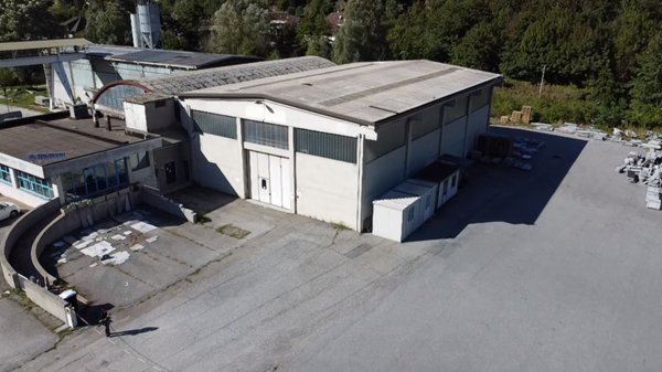 capannone in vendita a Premosello-Chiovenda in zona Colloro
