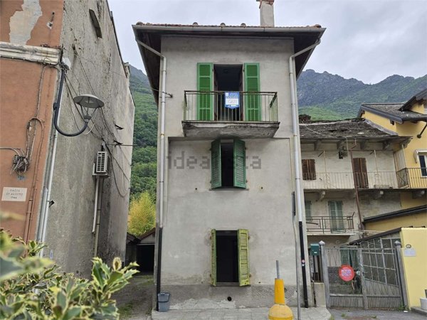 casa semindipendente in vendita a Premosello-Chiovenda in zona Colloro