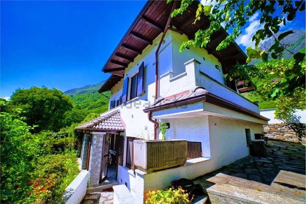casa indipendente in vendita a Premosello-Chiovenda in zona Cuzzago
