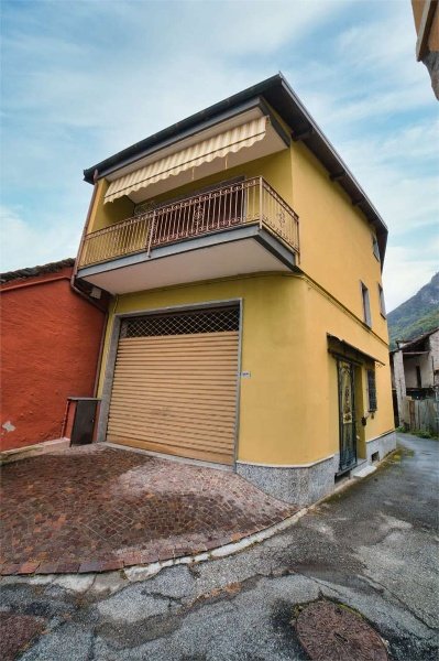 casa indipendente in vendita a Premosello-Chiovenda in zona Colloro
