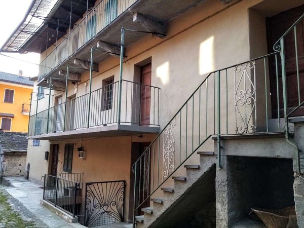 casa indipendente in vendita a Premosello-Chiovenda in zona Colloro