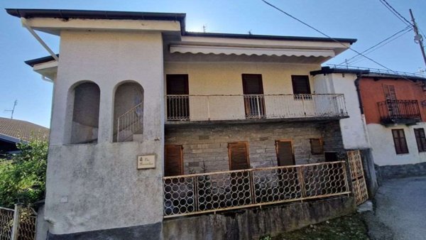 casa indipendente in vendita a Quarna Sopra