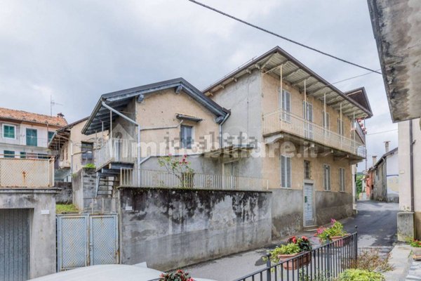 casa indipendente in vendita a Quarna Sopra