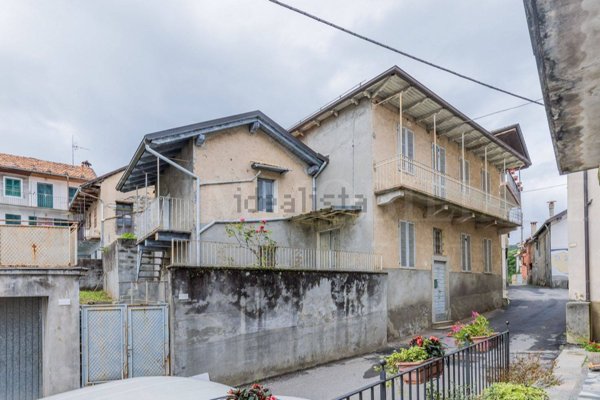 casa indipendente in vendita a Quarna Sopra