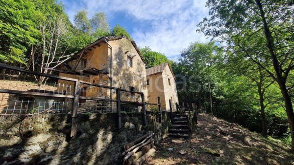 casa indipendente in vendita a Quarna Sotto