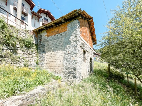 casale in vendita a Quarna Sotto