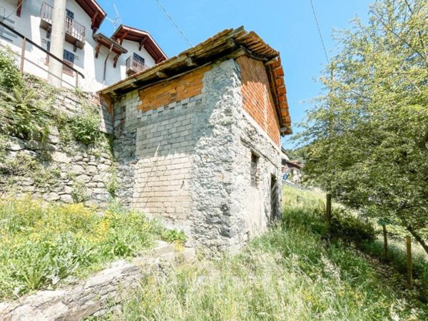 casale in vendita a Quarna Sotto