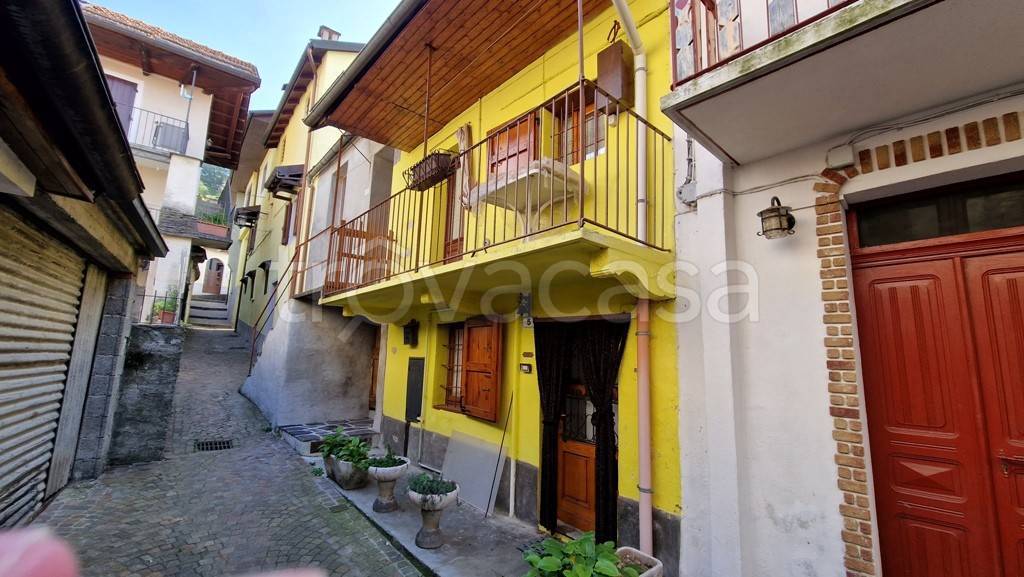casa indipendente in vendita a Quarna Sotto