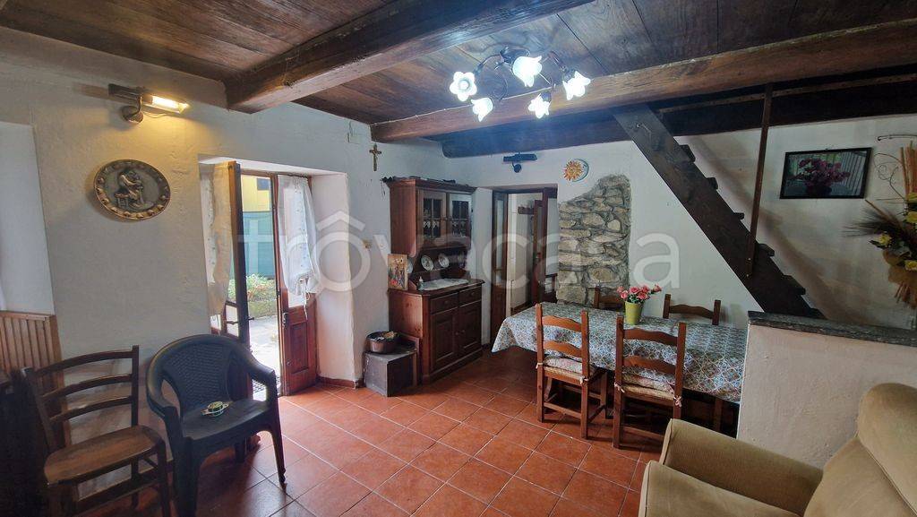casa indipendente in vendita a Quarna Sotto