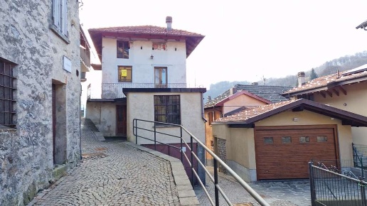 casa indipendente in vendita a Quarna Sotto