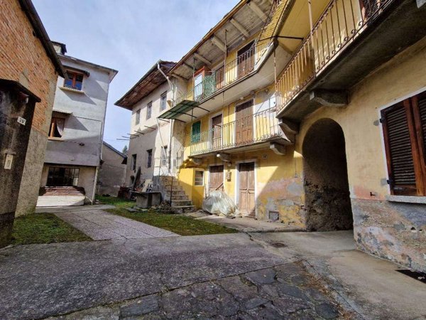 appartamento in vendita a Quarna Sotto