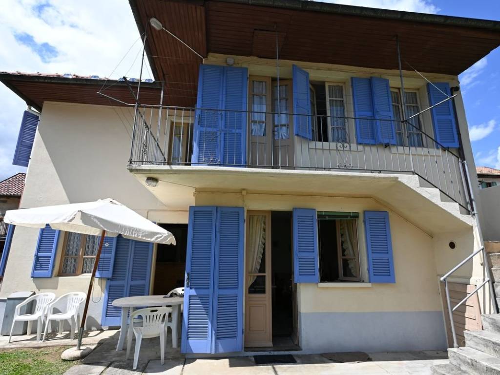 casa indipendente in vendita a Quarna Sotto