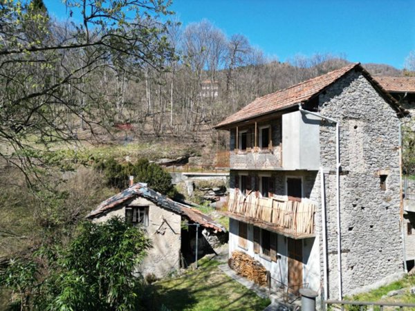 casa indipendente in vendita a Quarna Sotto