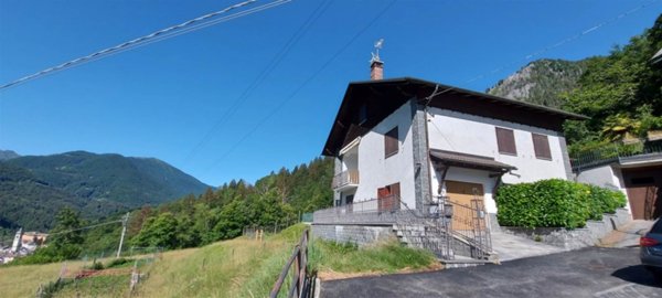 casa indipendente in vendita a Re