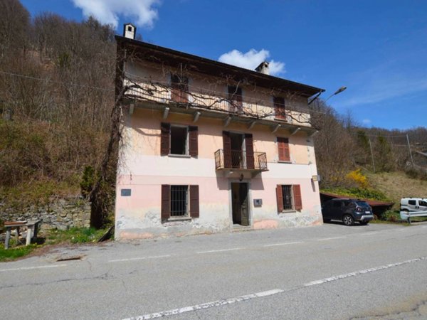 casa indipendente in vendita a Re