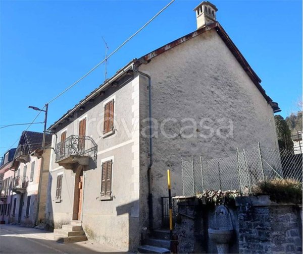 casa indipendente in vendita a Re