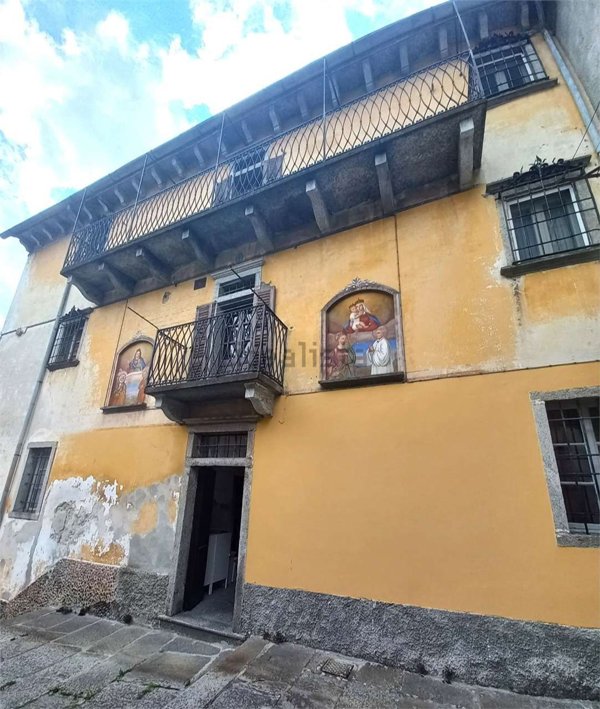 casa indipendente in vendita a Re