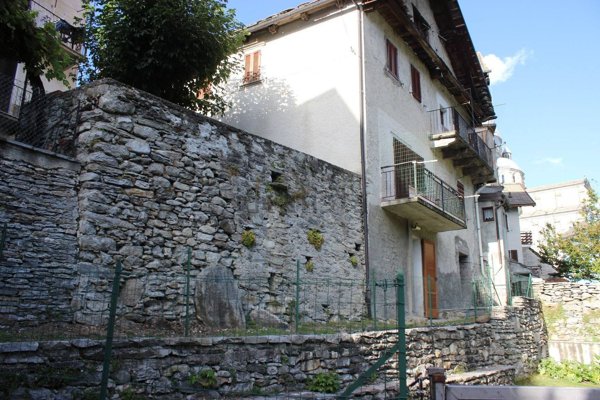 casa indipendente in vendita a Re