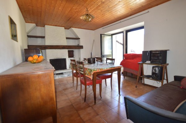 casa indipendente in vendita a Re