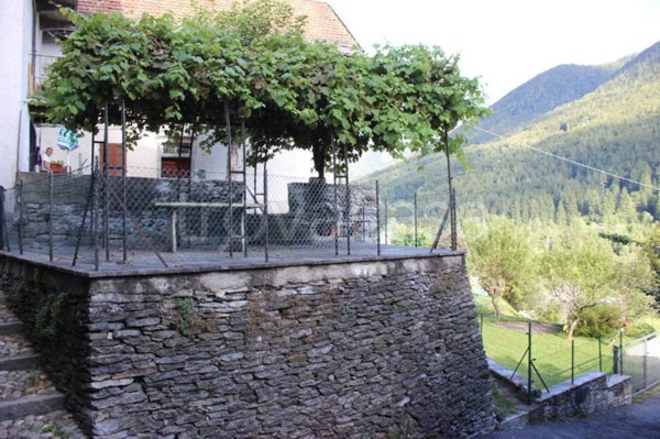 casa indipendente in vendita a Re