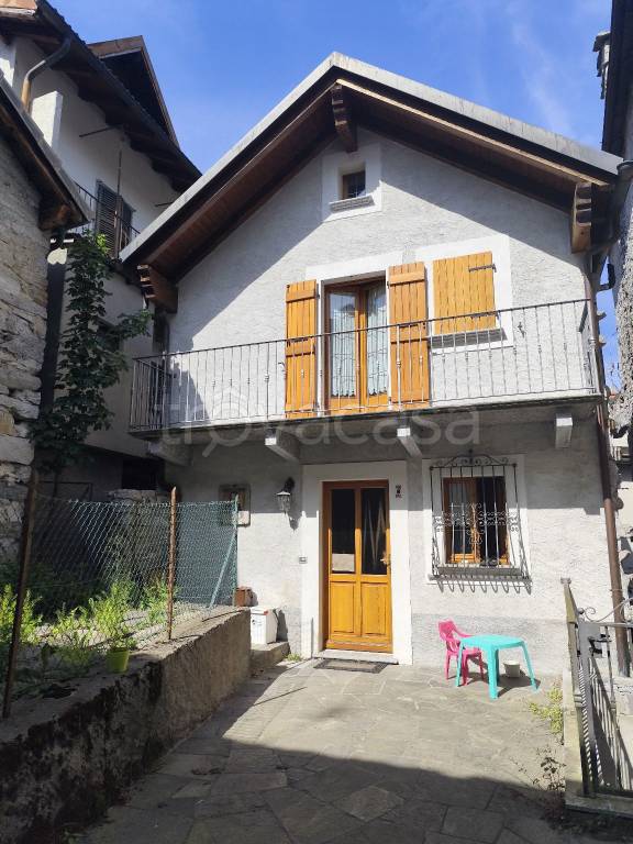 casa indipendente in vendita a Re