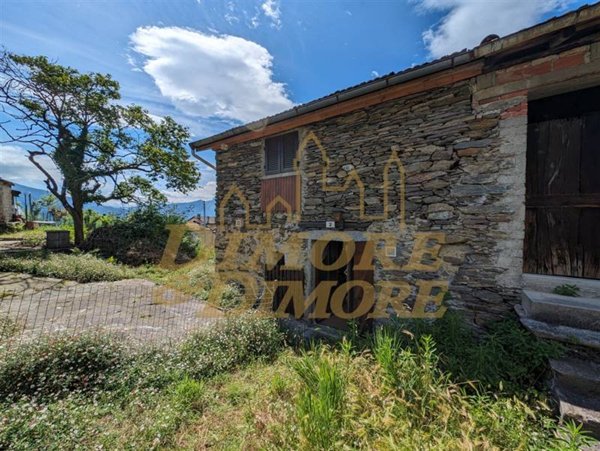 casa semindipendente in vendita a San Bernardino Verbano in zona Bieno