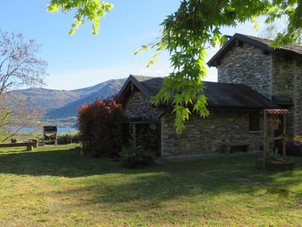 casa indipendente in vendita a San Bernardino Verbano in zona Bieno