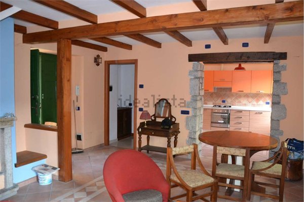 casa semindipendente in vendita a San Bernardino Verbano in zona Bieno