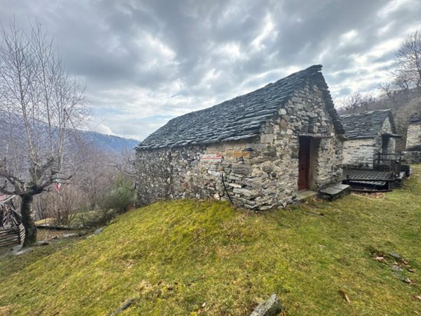 casale in vendita a San Bernardino Verbano