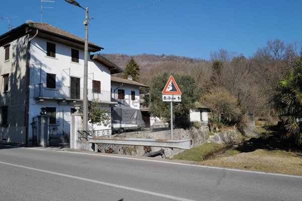 casa indipendente in vendita a San Bernardino Verbano