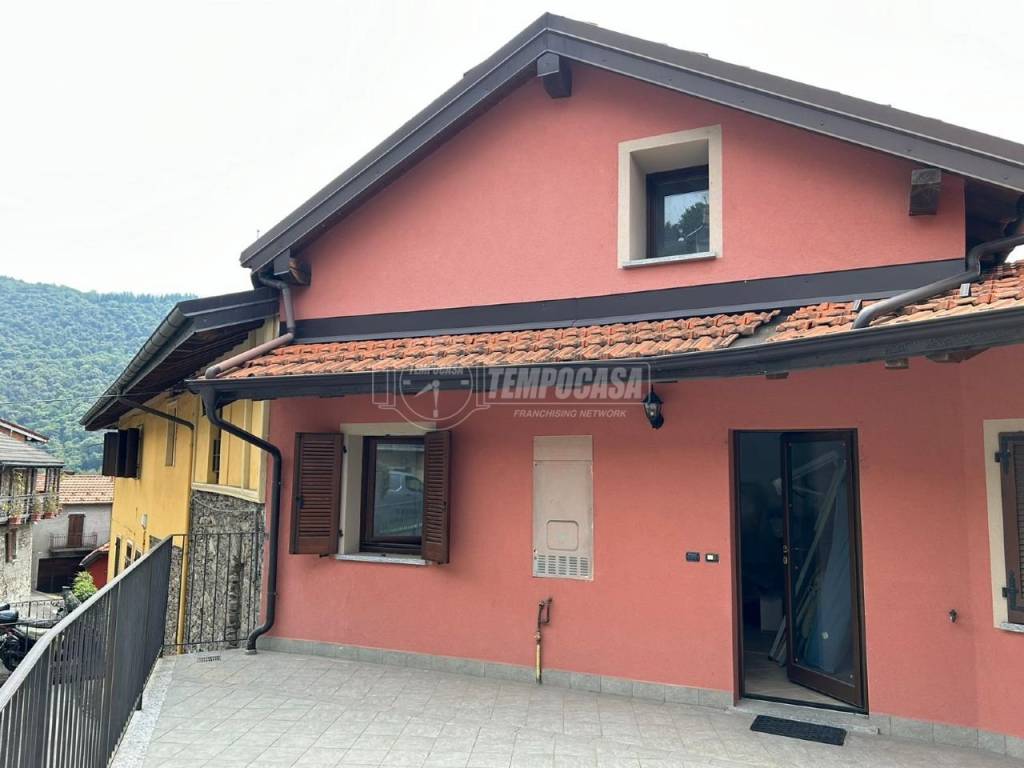 appartamento in vendita a San Bernardino Verbano in zona Bieno