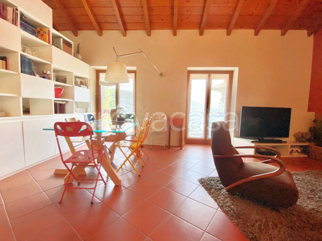 casa indipendente in vendita a San Bernardino Verbano in zona Bieno