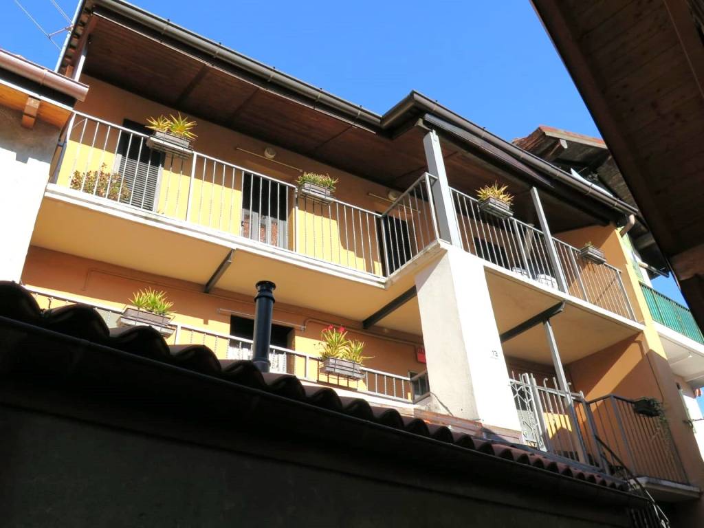 casa indipendente in vendita a San Bernardino Verbano in zona Santino