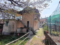 casa indipendente in vendita a San Bernardino Verbano in zona Rovegro