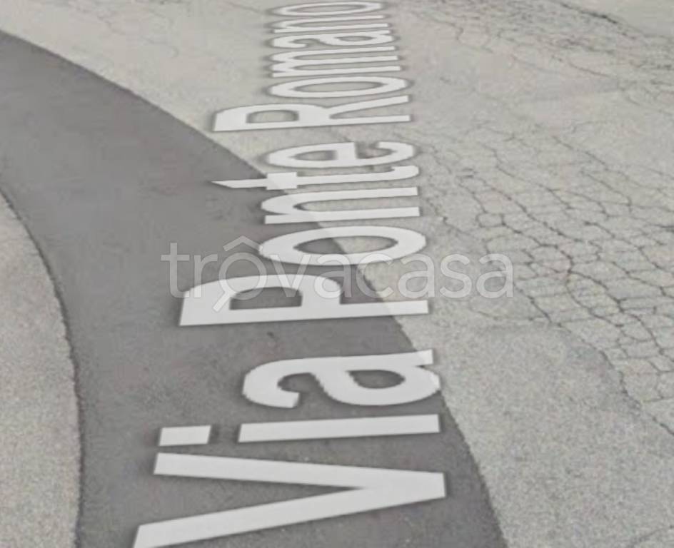 locale commerciale in vendita a San Bernardino Verbano in zona Santino