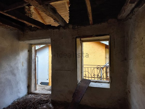 esavano in vendita a San Bernardino Verbano