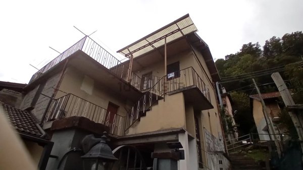 esavano in vendita a San Bernardino Verbano in zona Rovegro