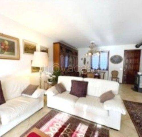 casa indipendente in vendita a San Bernardino Verbano in zona Bieno