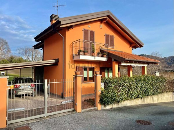 casa indipendente in vendita a San Bernardino Verbano in zona Bieno