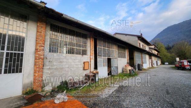 locale commerciale in vendita a San Bernardino Verbano in zona Santino