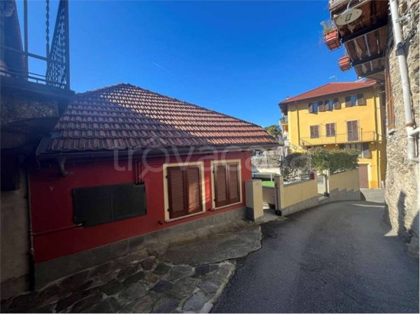 casa semindipendente in vendita a San Bernardino Verbano in zona Bieno