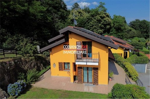 casa indipendente in vendita a San Bernardino Verbano in zona Rovegro
